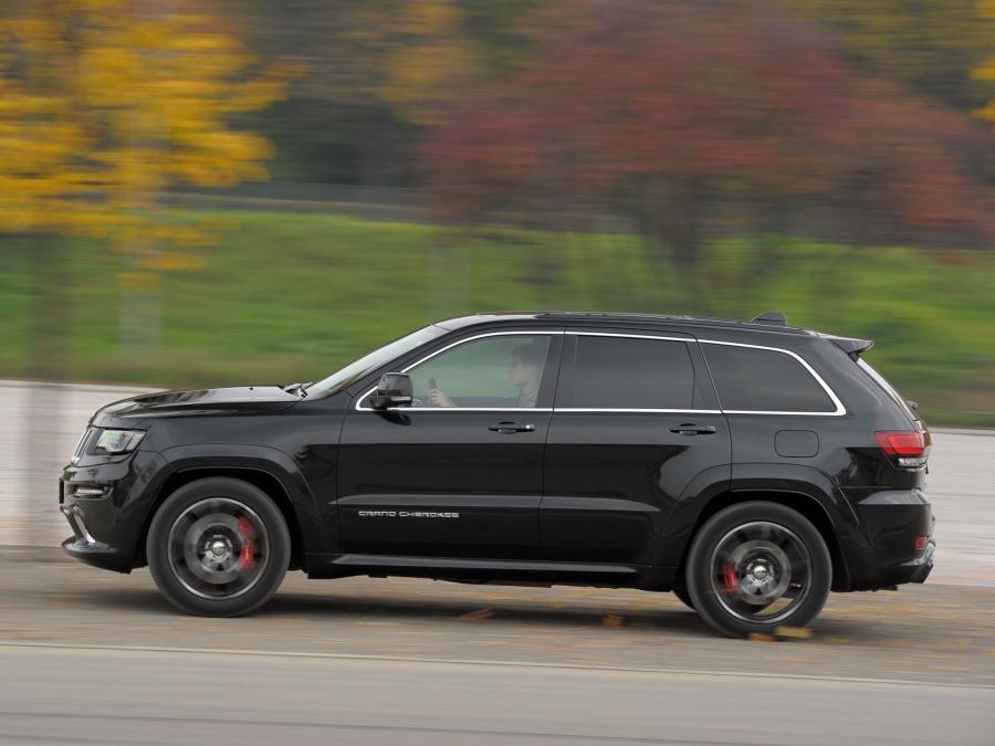  Jeep Grand Cherokee SRT 2013 года  (EU) (фото 3 из 14)